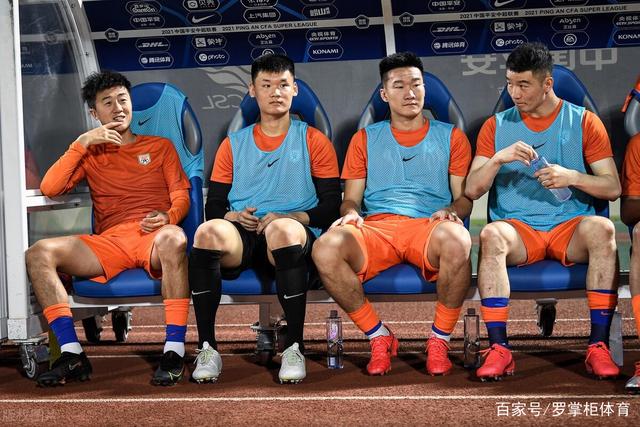 首发中锋之争：马卢阿奇首秀表现不俗，伊戈达罗仍居优势